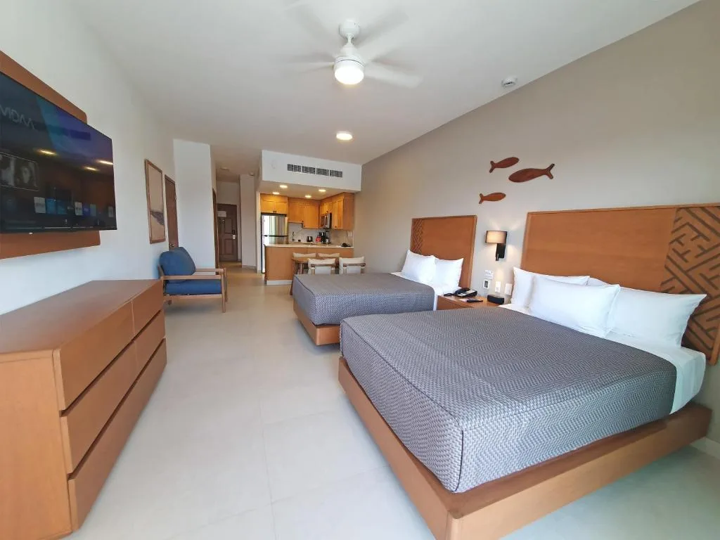 Paradise Village: another view