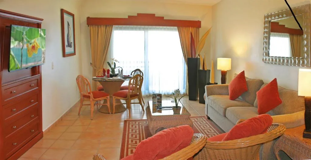 Paradise Village: another view
