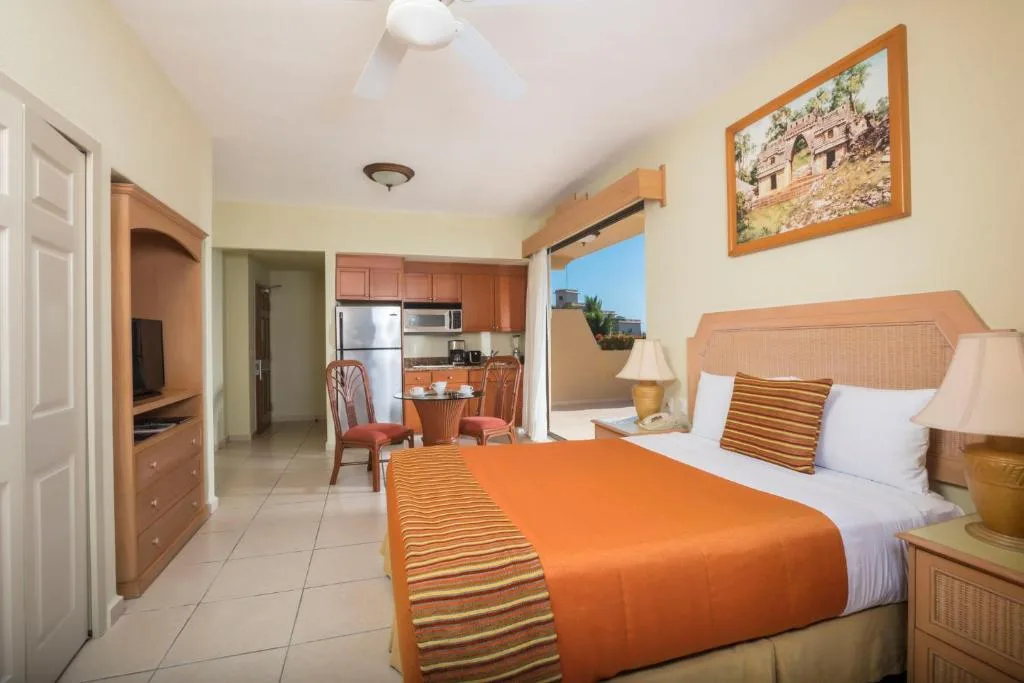 Paradise Village: another view