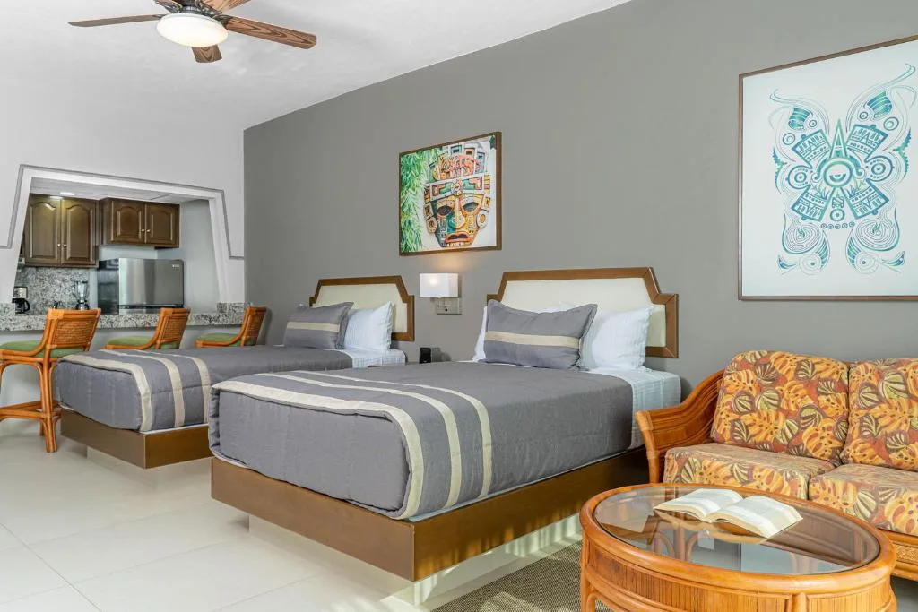 Paradise Village: another view