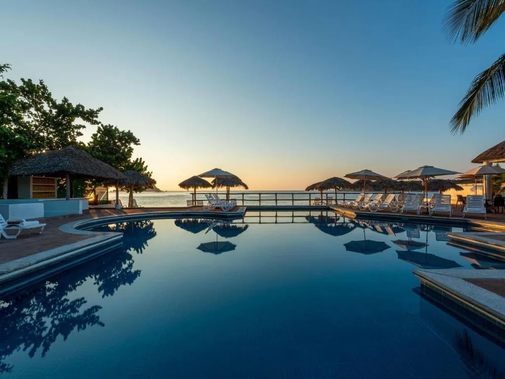 Park Royal Beach Huatulco: another view