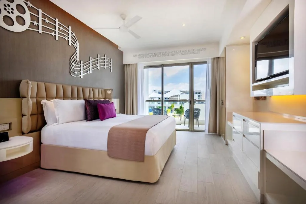 Planet Hollywood Cancun by Royalton: another view