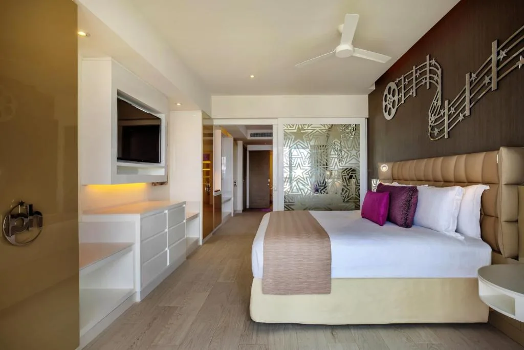 Planet Hollywood Cancun by Royalton: another view
