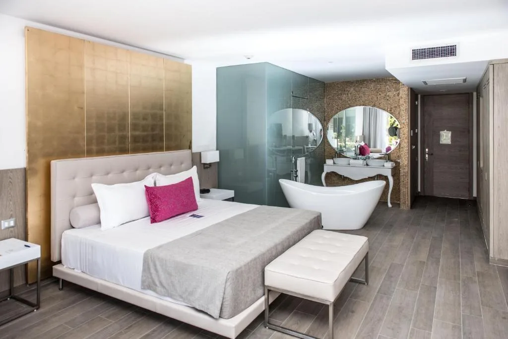 Platinum Yucatan Princess: another view