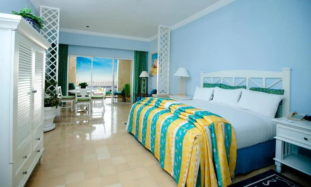 Pueblo Bonito Emerald Bay Resort & Spa: another view