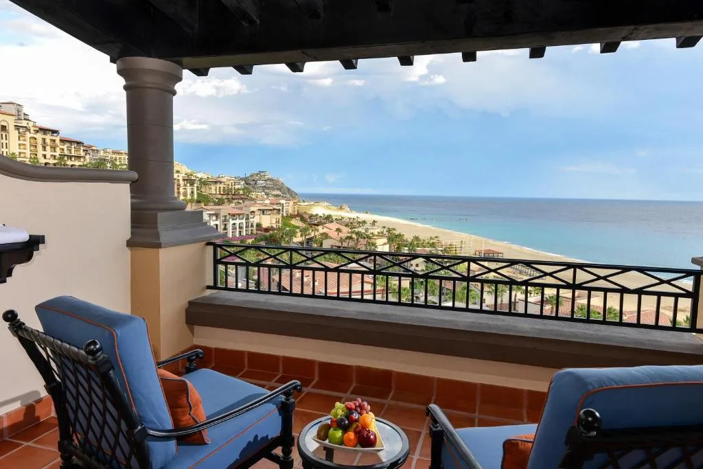 Pueblo Bonito Sunset Beach Golf & Spa Resort: another view