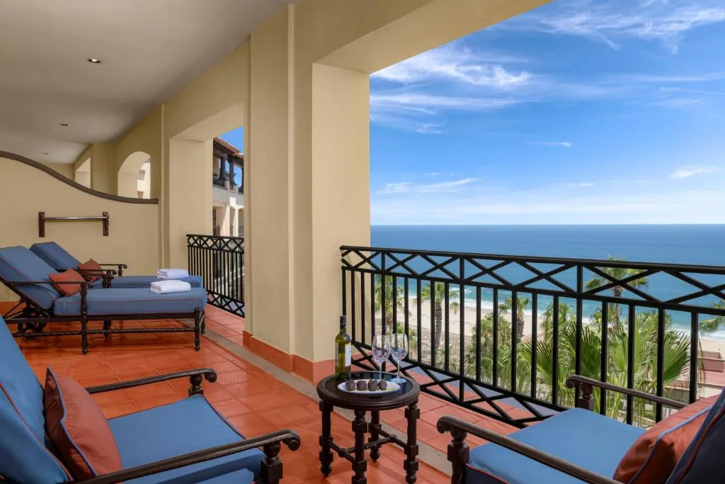 Pueblo Bonito Sunset Beach Golf & Spa Resort: another view