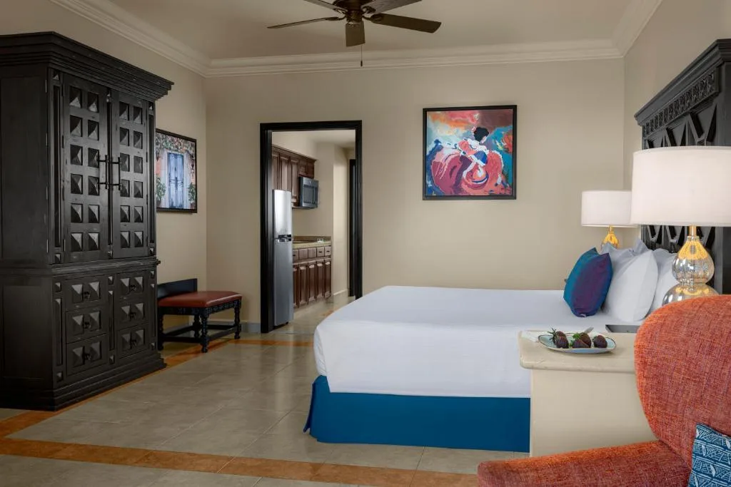 Pueblo Bonito Sunset Beach Golf & Spa Resort: another view