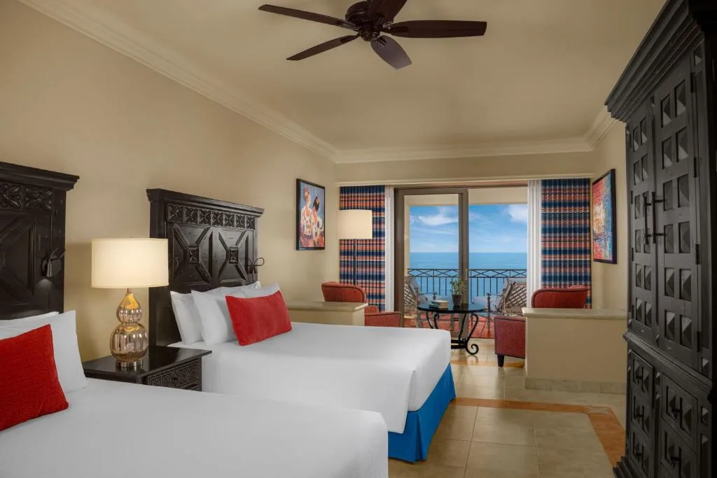 Pueblo Bonito Sunset Beach Golf & Spa Resort: another view