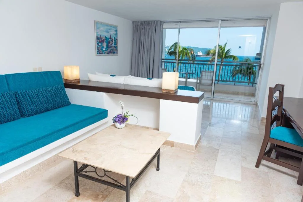 Ritz Acapulco: another view