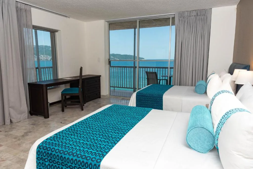 Ritz Acapulco: another view