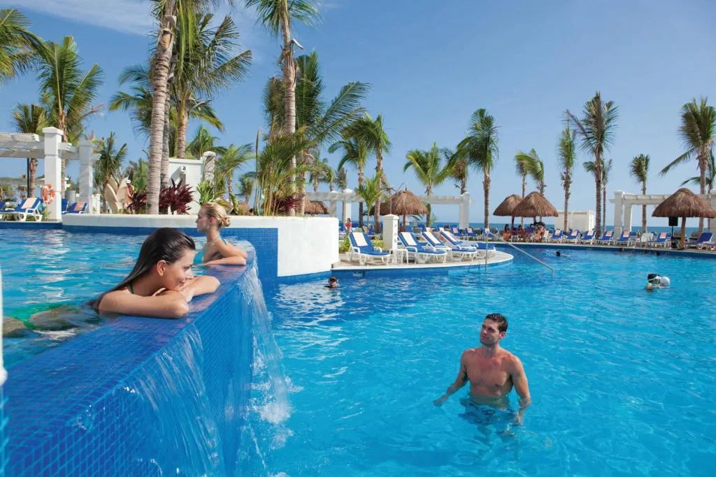 Hotel Riu Emerald Bay: another view