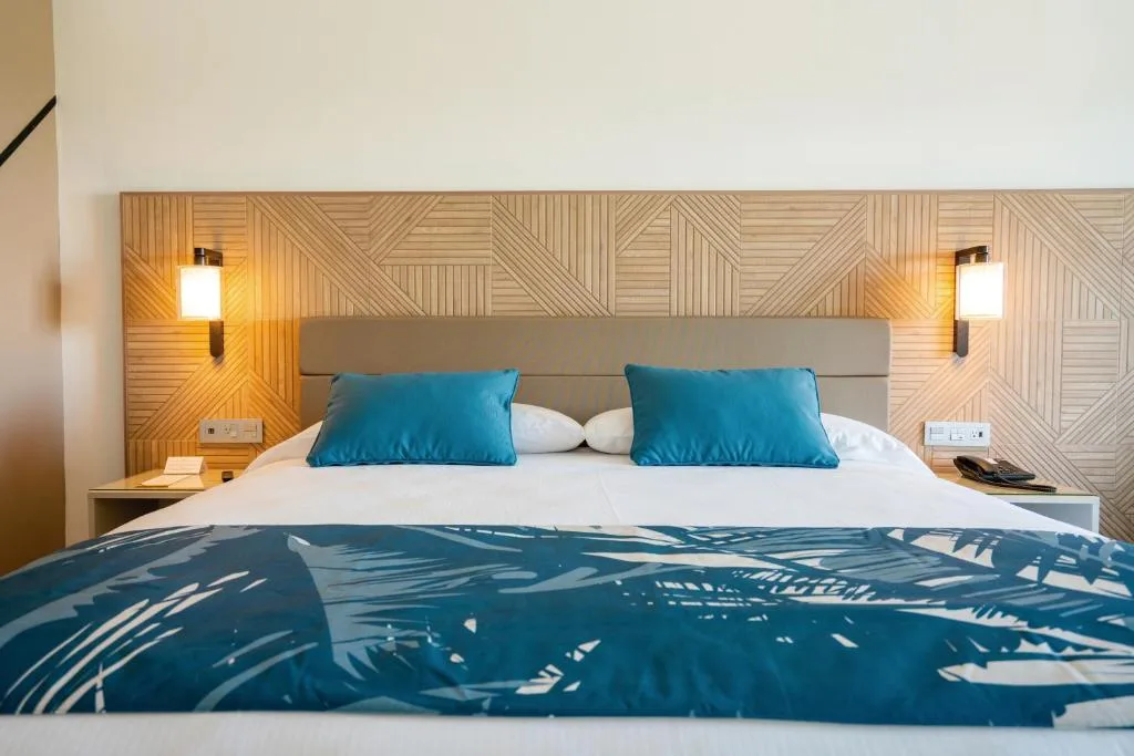 Riu Latino: another view