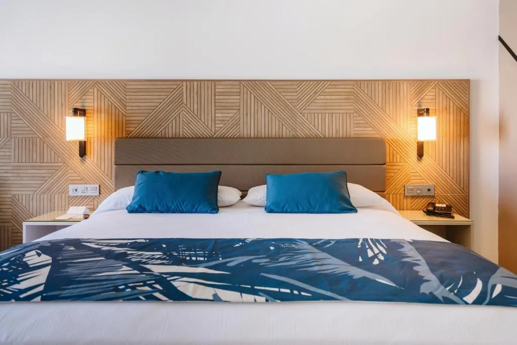 Riu Latino: another view
