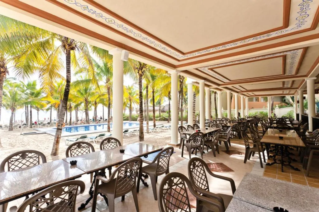 Riu Lupita: another view