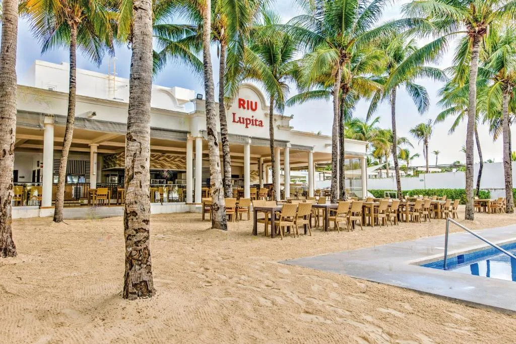 Riu Lupita: another view