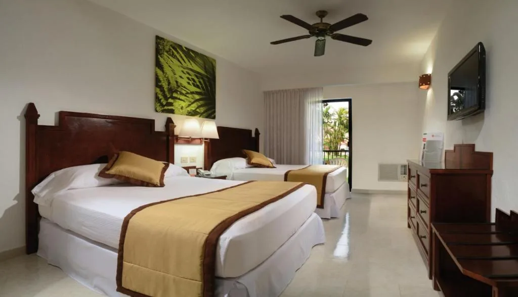 Riu Lupita: another view