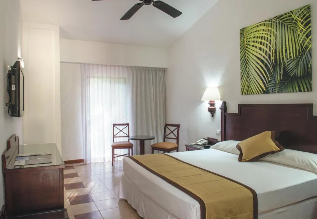 Riu Lupita: another view
