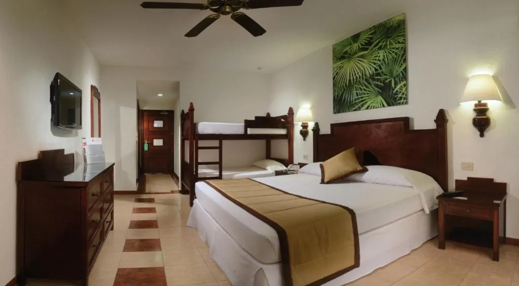 Riu Lupita: another view