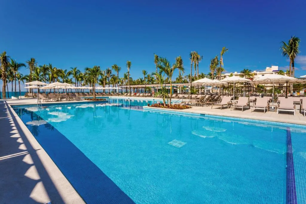 Hotel Riu Vallarta: another view