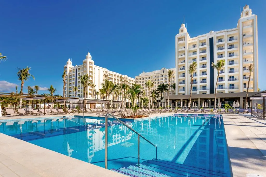 Hotel Riu Vallarta: another view