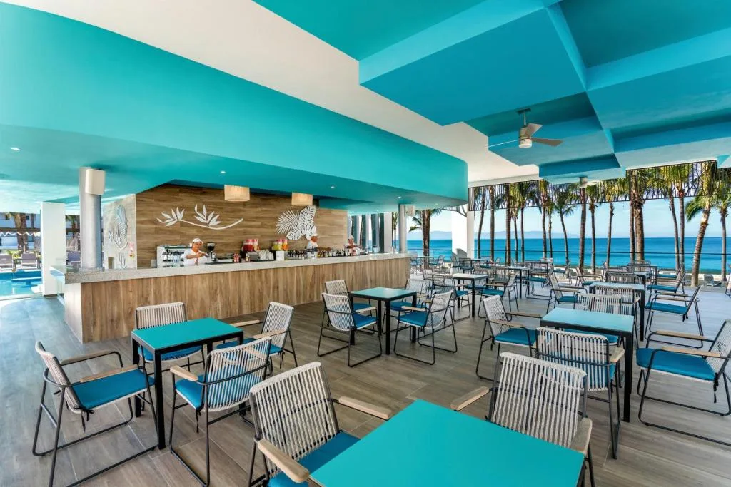 Hotel Riu Vallarta: another view