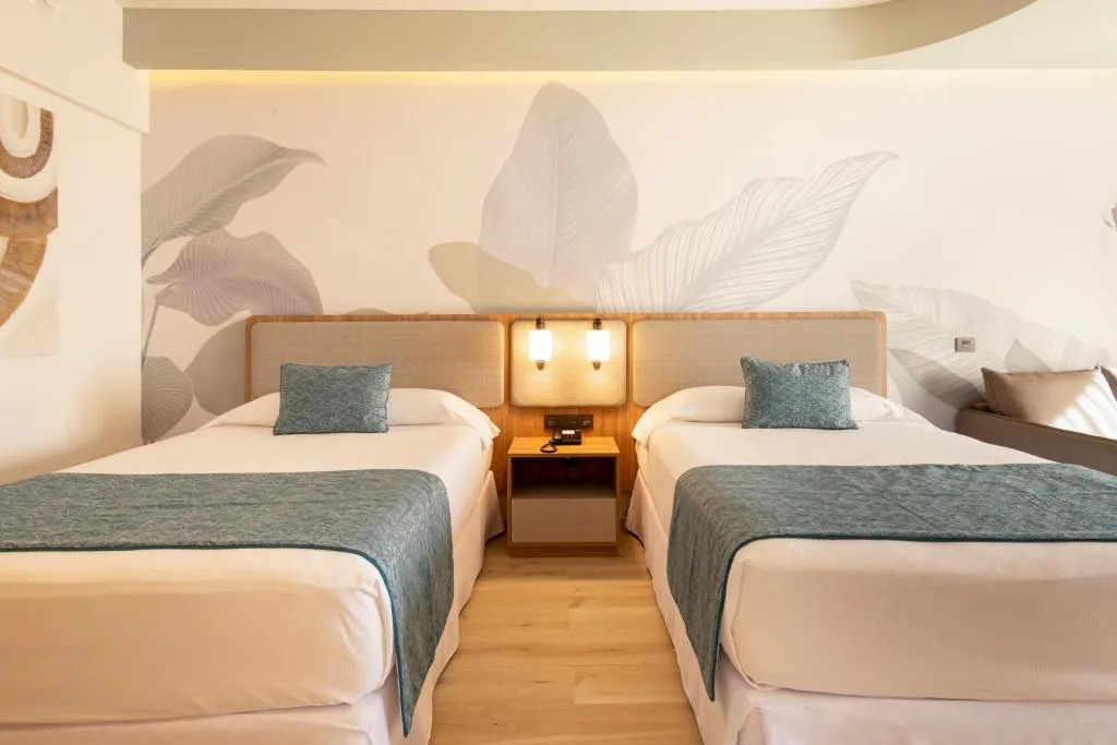 Riu Ventura: another view