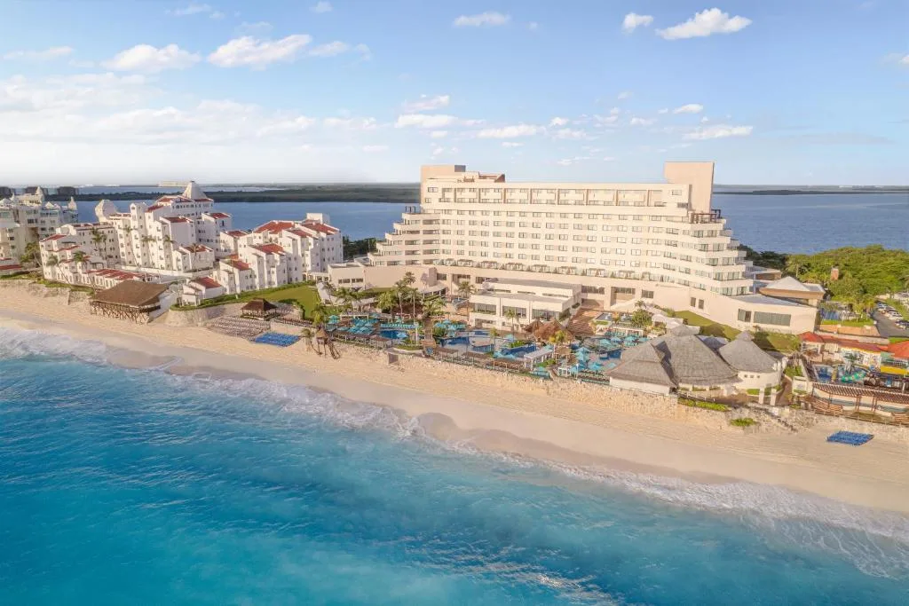 Royal Solaris Cancun: another view