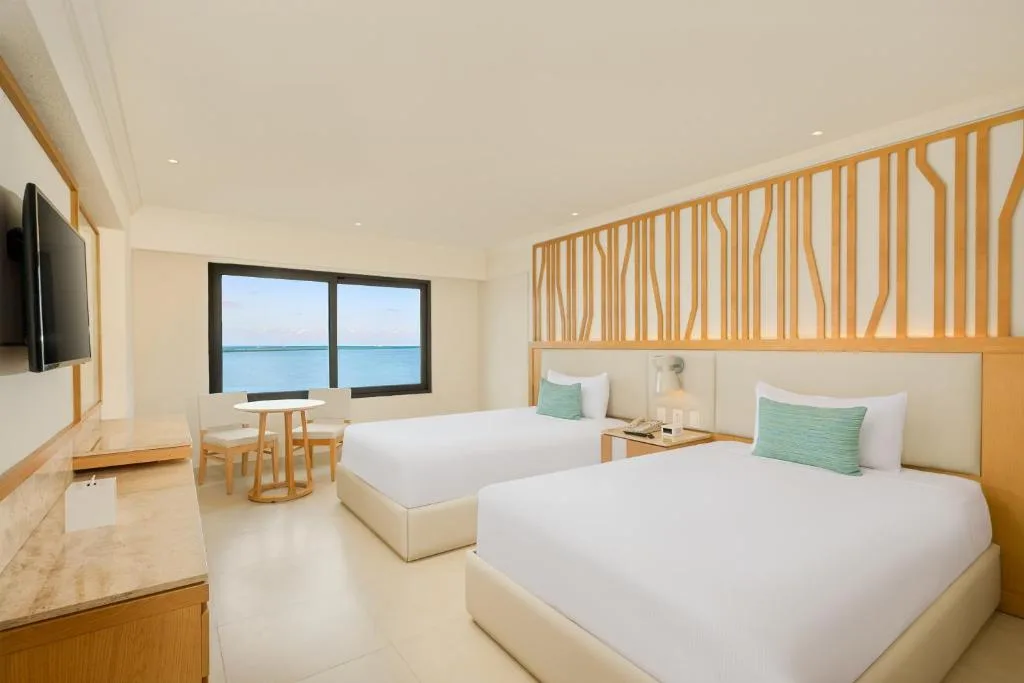 Royal Solaris Cancun: another view