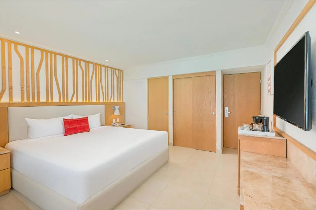 Royal Solaris Cancun: another view