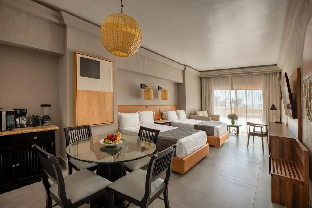 Royal Villas Resort: another view