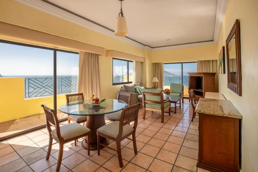 Royal Villas Resort: another view