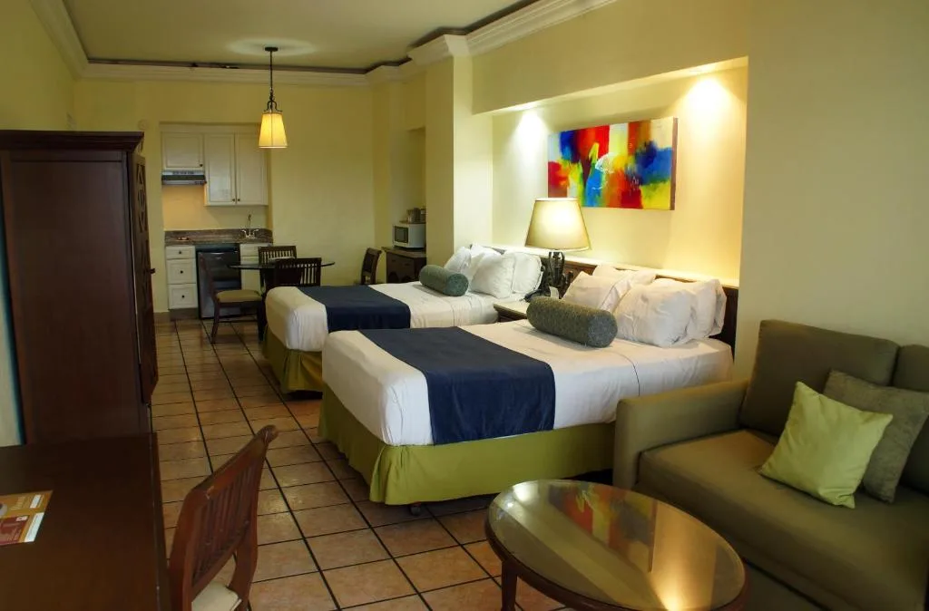 Royal Villas Resort: another view
