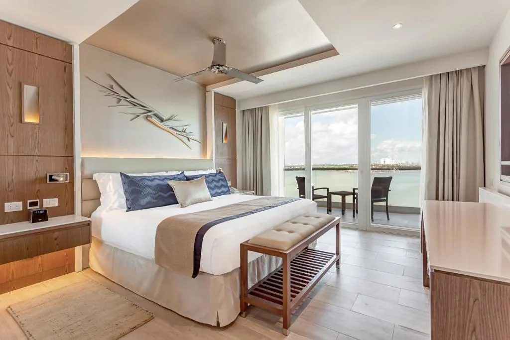 Royalton CHIC Cancun, An Autograph Collection All-Inclusive Resort: another view