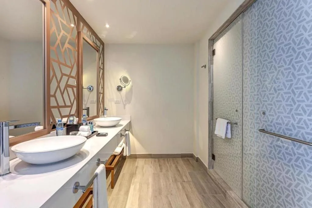 Royalton CHIC Cancun, An Autograph Collection All-Inclusive Resort: another view