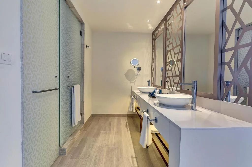 Royalton CHIC Cancun, An Autograph Collection All-Inclusive Resort: another view