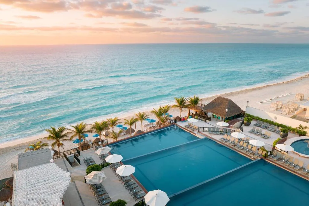 Seadust Cancun Family Resort: another view