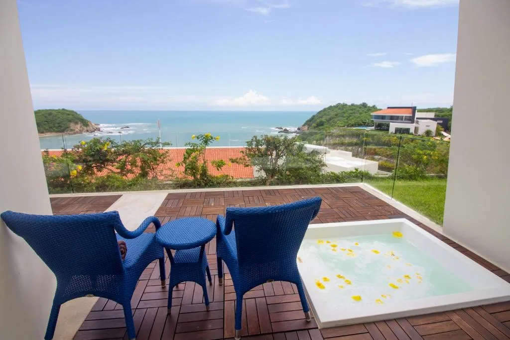 Secrets Huatulco Resort & Spa: another view