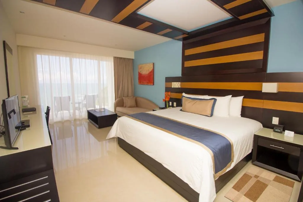Secrets Huatulco Resort & Spa: another view