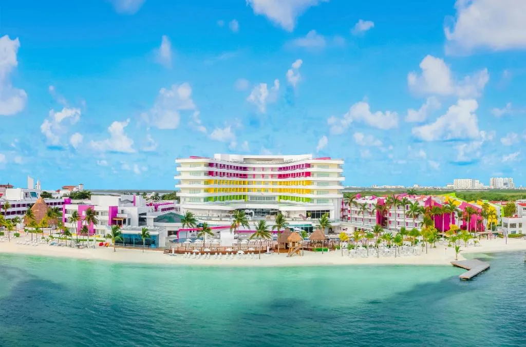 Temptation at The Tower Cancún Resort: another view
