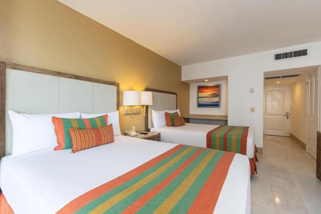 Tesoro Ixtapa: another view