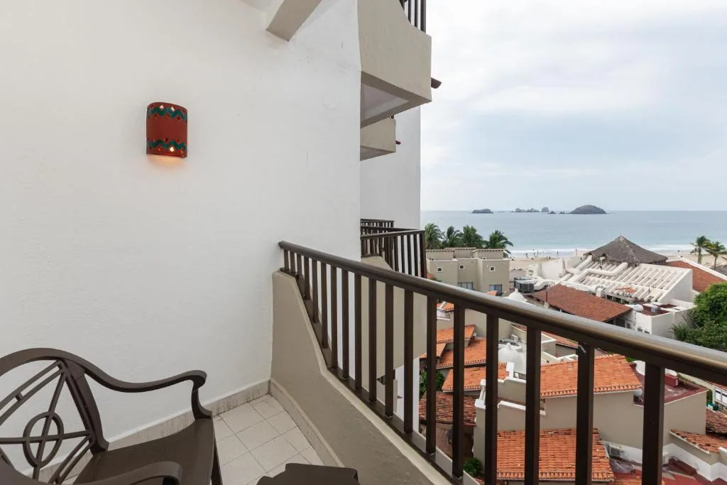 Tesoro Ixtapa: another view