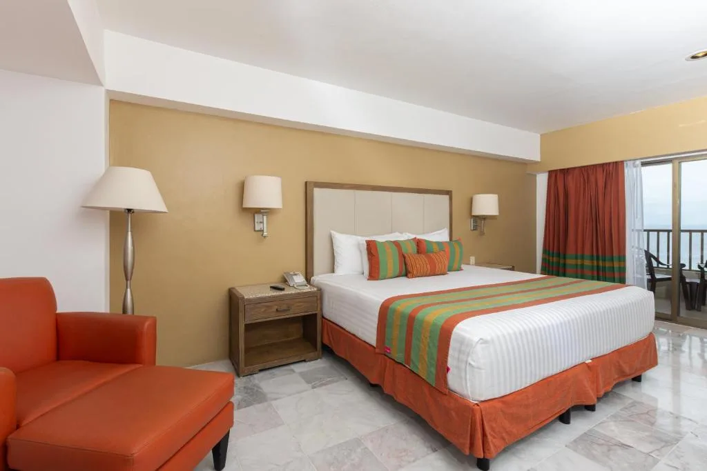 Tesoro Ixtapa: another view