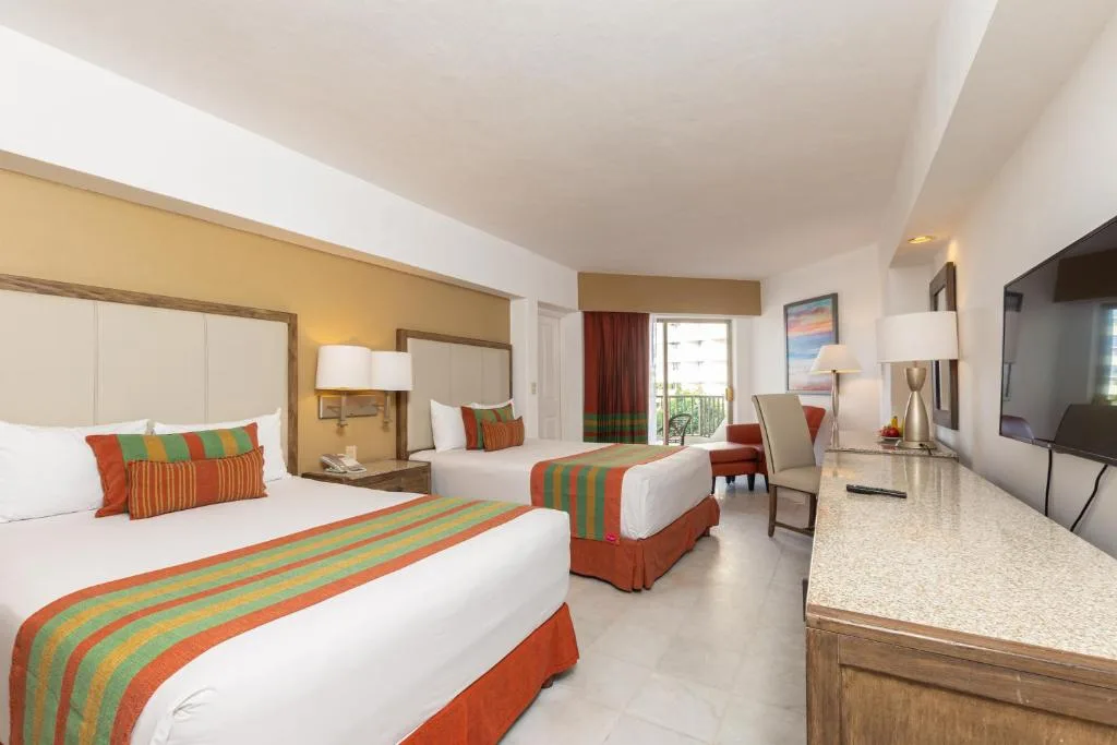 Tesoro Ixtapa: another view