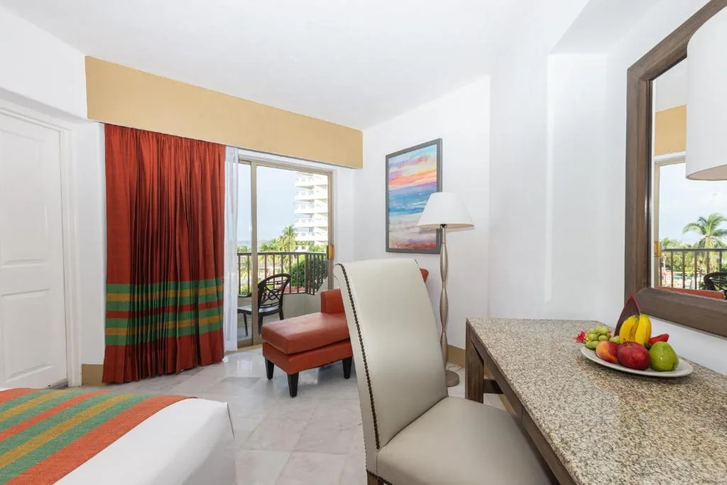 Tesoro Ixtapa: another view