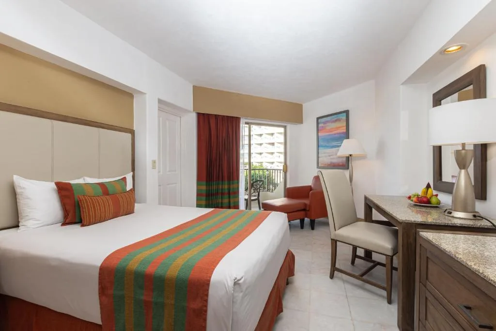 Tesoro Ixtapa: another view