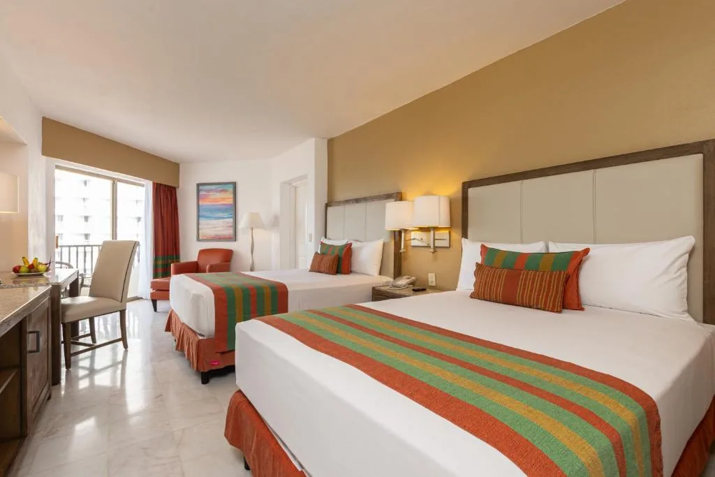 Tesoro Ixtapa: another view