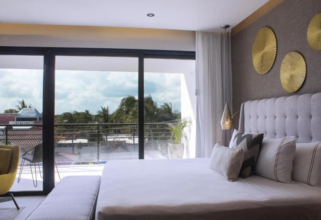 The Fives Oceanfront: another view