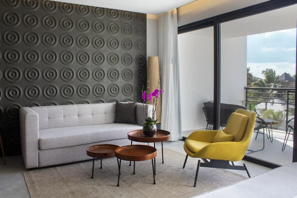 The Fives Oceanfront: another view