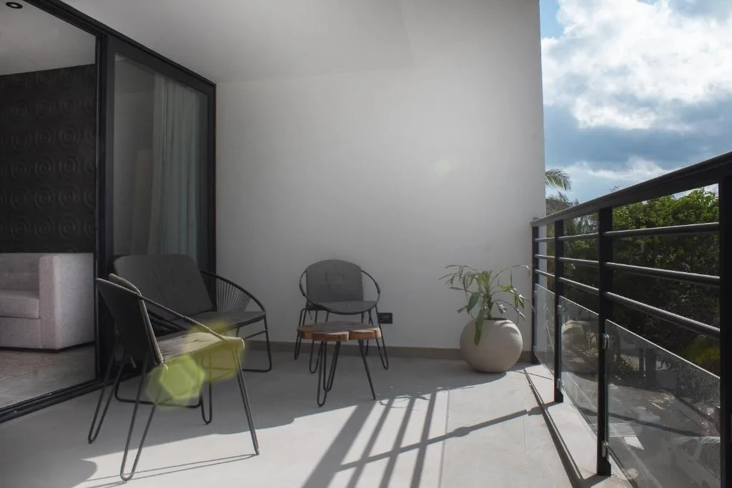 The Fives Oceanfront: another view